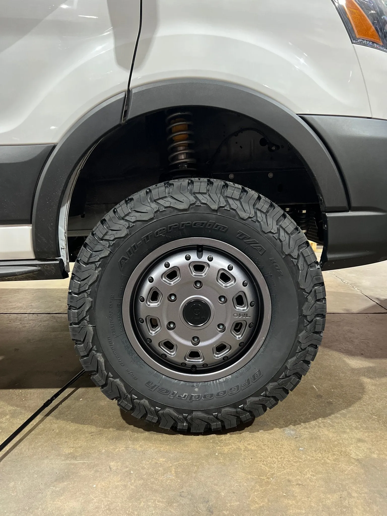 Talon Transit AWD Wheel (GRAPHITE GREY) With Apex valve- Open Box #1